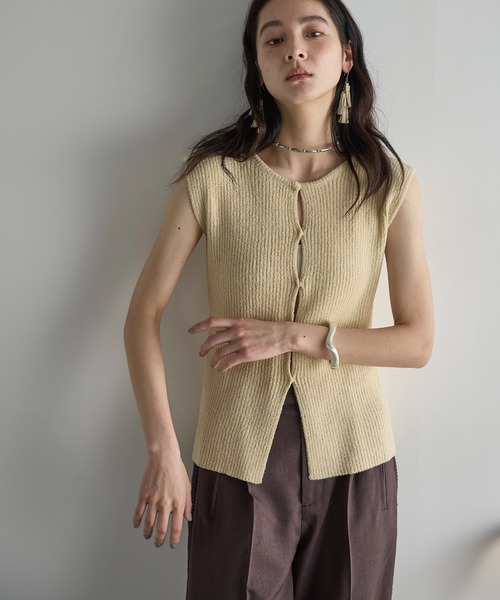 THE YOn（ザヨン）の「2WAYフロントスリットフレンチスリーブブークレニットトップス（ニット/セーター・レディース・テラコッタ/ベージュ/アイボリー・FREE）」の13枚目の写真