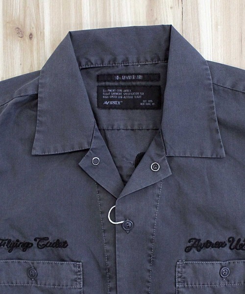 AVIREX（アヴィレックス）の「FADED WORK SHIRT 'USAFA'（シャツ/ブラウス・メンズ・チャコールグレー/グリーン・M/L/XL/XXL）」の5枚目の写真