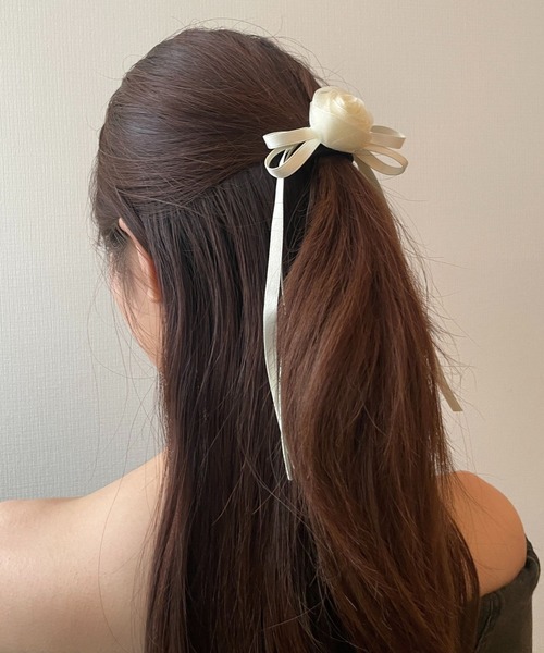 FOREVER 21(フォーエバー トゥエンティーワン)の「ローズリボンヘアゴム(ヘアゴム・レディース・ブラック/ホワイト系その他2・FREE)」の7枚目の写真