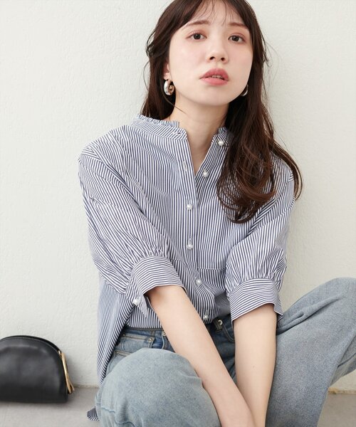 natural couture（ナチュラルクチュール）の「パール釦ヨーク切替5分袖シャツブラウス（シャツ/ブラウス・レディース・ブルー系その他/ブラック系その他/ブルー/オフホワイト/グレー・FREE）」の5枚目の写真