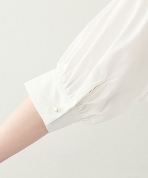 natural couture（ナチュラルクチュール）の「パール釦ヨーク切替5分袖シャツブラウス（シャツ/ブラウス・レディース・ブルー系その他/ブラック系その他/ブルー/オフホワイト/グレー・FREE）」の16枚目の写真