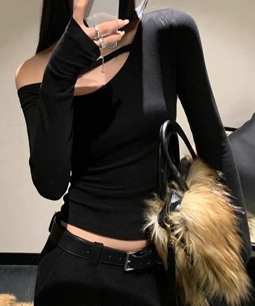 Achic（アシック）の「ショルダーカットアウトトップス（Tシャツ/カットソー・レディース・ブラック/ブラウン/ピンク・M）」の7枚目の写真