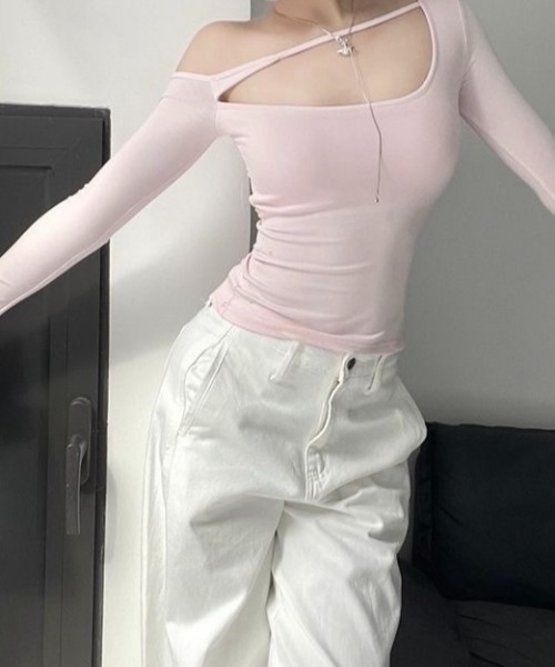 Achic（アシック）の「ショルダーカットアウトトップス（Tシャツ/カットソー・レディース・ブラック/ブラウン/ピンク・M）」の21枚目の写真