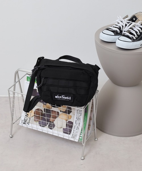 WILD THINGS(ワイルドシングス)の「WILD THINGS ウェビング ミニショルダーバッグ(ショルダーバッグ・メンズ・ブラック/オリーブ/ベージュ/グレー・FREE)」の2枚目の写真