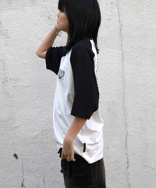 Confirm（コンファーム）の「25SS 韓国ストリート ハート / メタル文字 グランジロゴ Y2K ビッグシルエット半袖Tシャツ メンズ レディース（Tシャツ/カットソー・メンズ・ブラック系その他/ブラック/ホワイト/ホワイト系その他2/ブラック系その他2/ホワイト系その他・M/L）」の9枚目の写真