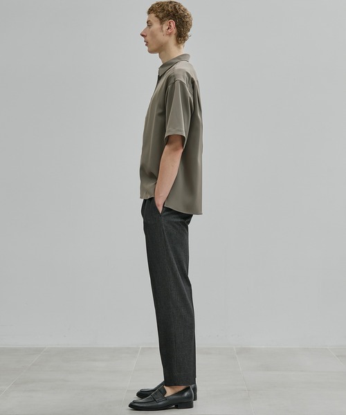 UNITED TOKYO（ユナイテッドトウキョウ）の「COLD DRY ショートスリーブシャツ（シャツ/ブラウス・メンズ・ダークグレー/ライトグレー/グレイッシュベージュ/ブラック・1/3/2）」の6枚目の写真