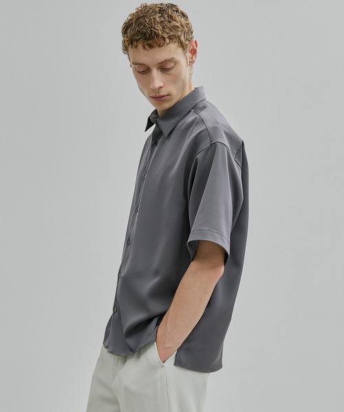 UNITED TOKYO（ユナイテッドトウキョウ）の「COLD DRY ショートスリーブシャツ（シャツ/ブラウス・メンズ・ダークグレー/ライトグレー/グレイッシュベージュ/ブラック・1/3/2）」の11枚目の写真