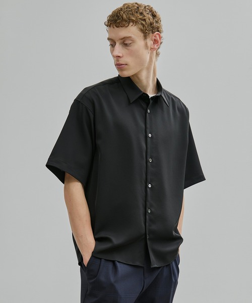 UNITED TOKYO（ユナイテッドトウキョウ）の「COLD DRY ショートスリーブシャツ（シャツ/ブラウス・メンズ・ダークグレー/ライトグレー/グレイッシュベージュ/ブラック・1/3/2）」の8枚目の写真