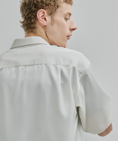 UNITED TOKYO（ユナイテッドトウキョウ）の「COLD DRY ショートスリーブシャツ（シャツ/ブラウス・メンズ・ダークグレー/ライトグレー/グレイッシュベージュ/ブラック・1/3/2）」の17枚目の写真