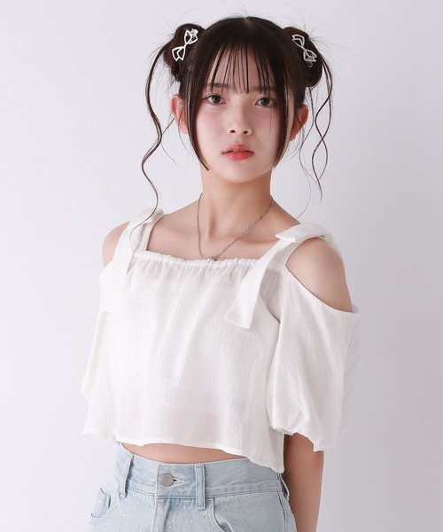 repipi armario（レピピ アルマリオ）の「【girly line】リボンオフショルブラウス（シャツ/ブラウス・キッズ・ホワイト/サックスブルー/ブラック・LARGE/MEDIUM/SMALL）」の4枚目の写真