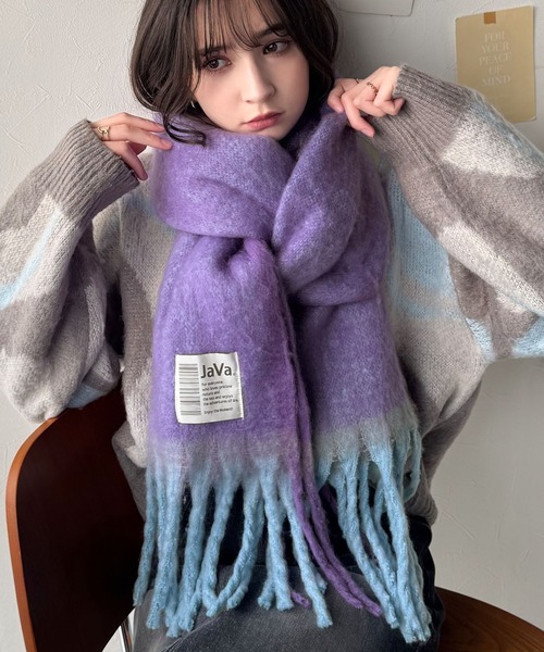 Java（ジャバ）の「《JaVaジャバコラボ》ふんわりあったか。配色ボリュームマフラー（マフラー・レディース・パープル/ブラウン/グリーン/グレー・FREE）」の7枚目の写真