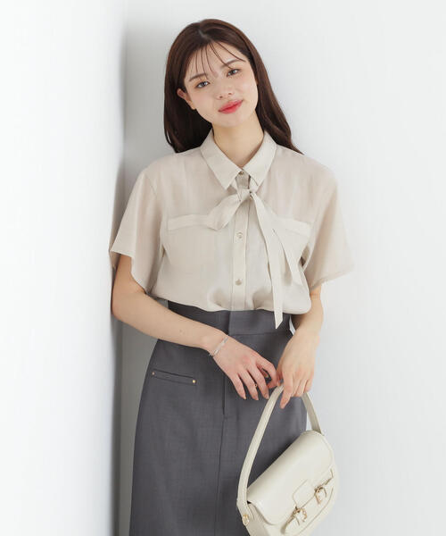 PROPORTION BODY DRESSING（プロポーションボディドレッシング）の「タイ付きシアー半袖シャツ / 1215110602（シャツ/ブラウス・レディース・ピンク/カーキ/ベージュ・FREE）」の2枚目の写真