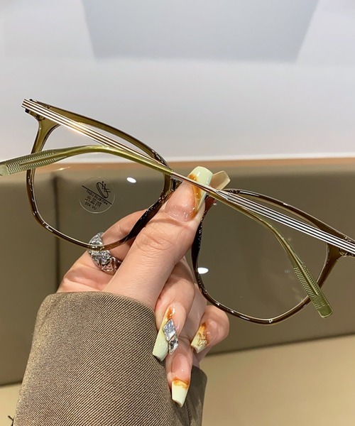 Bifrost（ビフレスト）の「ウェリントン型 ファッションレンズ 伊達めがね（メガネ・レディース・ブラック/カーキ/グレー/クリア・FREE）」の8枚目の写真