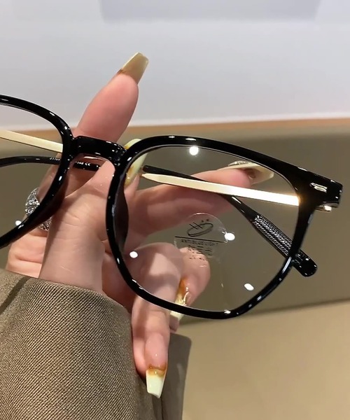 Bifrost（ビフレスト）の「ウェリントン型 ファッションレンズ 伊達めがね（メガネ・レディース・ブラック/カーキ/グレー/クリア・FREE）」の6枚目の写真