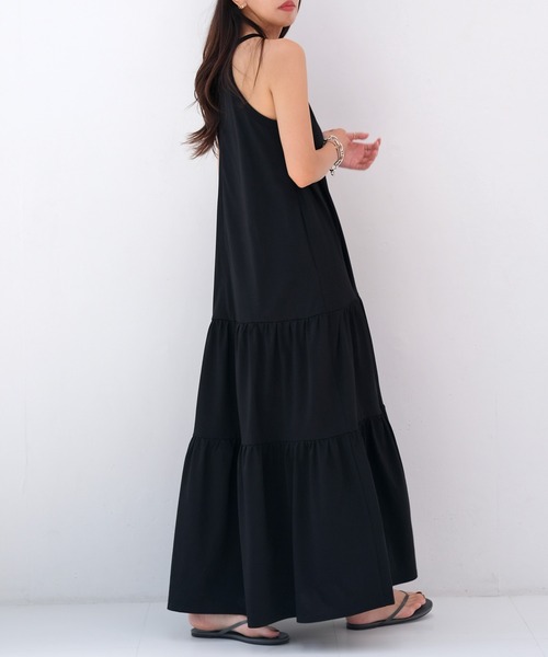 AKTE（アクテ）の「ホルターネックカットソーワンピース（ワンピース・レディース・ホワイト×ブラウン/ブラック/グレイッシュベージュ・FREE/TALL）」の17枚目の写真