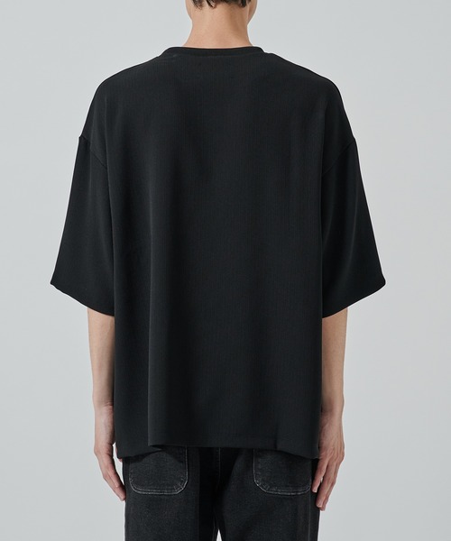 STUDIOUS(ステュディオス)の「【STUDIOUS】DRY DOBBY LEATHER POCKET TEE(Tシャツ/カットソー・メンズ・ブラック/グレイッシュベージュ・1/2)」の5枚目の写真
