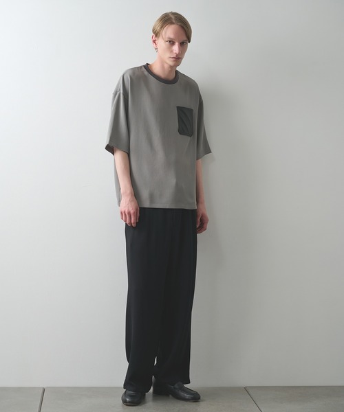 STUDIOUS(ステュディオス)の「【STUDIOUS】DRY DOBBY LEATHER POCKET TEE(Tシャツ/カットソー・メンズ・ブラック/グレイッシュベージュ・1/2)」の15枚目の写真