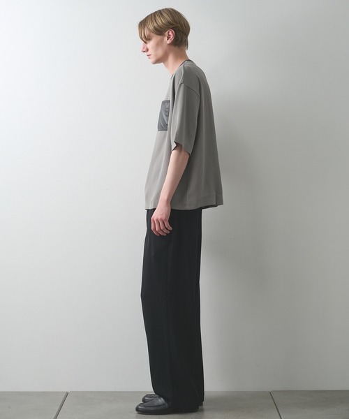 STUDIOUS(ステュディオス)の「【STUDIOUS】DRY DOBBY LEATHER POCKET TEE(Tシャツ/カットソー・メンズ・ブラック/グレイッシュベージュ・1/2)」の17枚目の写真