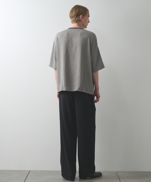 STUDIOUS(ステュディオス)の「【STUDIOUS】DRY DOBBY LEATHER POCKET TEE(Tシャツ/カットソー・メンズ・ブラック/グレイッシュベージュ・1/2)」の18枚目の写真