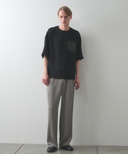 STUDIOUS(ステュディオス)の「【STUDIOUS】DRY DOBBY LEATHER POCKET TEE(Tシャツ/カットソー・メンズ・ブラック/グレイッシュベージュ・1/2)」の12枚目の写真
