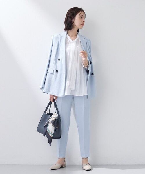 INDIVI（インディヴィ）の「【洗える／シャーリング素材】ボリューム袖エアリーブラウス（シャツ/ブラウス・レディース・ブラック/ライトグレー/ホワイト/ブルー系5・03/34/38/13/15 /05）」の8枚目の写真