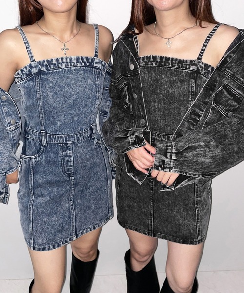me+em select(ミームセレクト)の「【 セットアップ着用可能 】ヴィンテージケミカルブリーチストラップデニムキャミワンピース / vintage chemical bleach strap denim cami onepiece(ワンピース・レディース・ブラック/ブルー・3/2/1)」の4枚目の写真