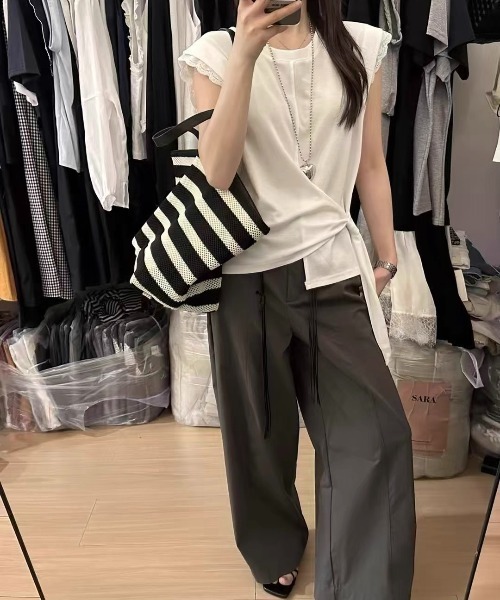 LADY LIKE(レディライク)の「レース付きウエストドレープTシャツ(Tシャツ/カットソー・レディース・グレー/ホワイト・M)」の7枚目の写真