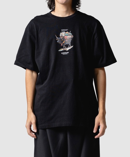 yoshiokubo(ヨシオクボ)の「yoshiokubo ヨシオクボ / S/S T ”YAK" ヤクグラフィックプリントTシャツ / YKF25103(Tシャツ/カットソー・メンズ・ホワイト/ブラック・2/3)」の3枚目の写真
