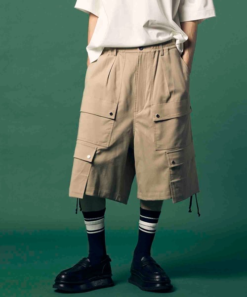 MAISON SPECIAL（メゾンスペシャル）の「《UNISEX》Impregnation Wool Mix Stretch Prime-Wide Cargo Shorts/含浸加工ウールミックスストレッチプライムワイドカーゴショーツ【MAISON SPECIAL/メゾンスペシャル】（カーゴパンツ・メンズ・ブルー/チャコールグレー/グレイッシュベージュ/ブラック・2/0/1）」の4枚目の写真