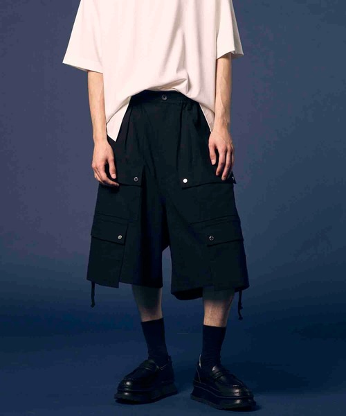 MAISON SPECIAL（メゾンスペシャル）の「《UNISEX》Impregnation Wool Mix Stretch Prime-Wide Cargo Shorts/含浸加工ウールミックスストレッチプライムワイドカーゴショーツ【MAISON SPECIAL/メゾンスペシャル】（カーゴパンツ・メンズ・ブルー/チャコールグレー/グレイッシュベージュ/ブラック・2/0/1）」の19枚目の写真