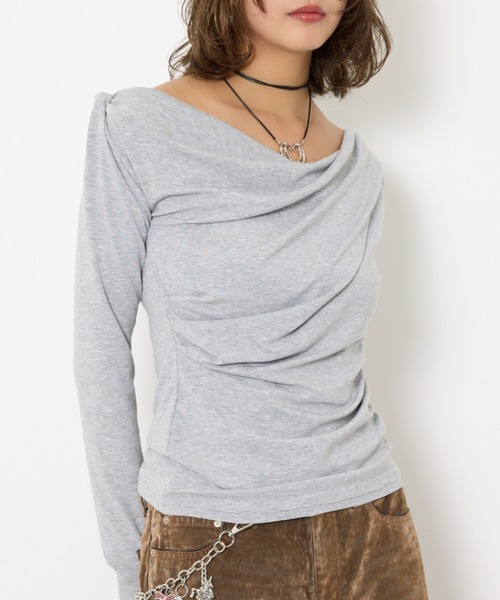 SLY（スライ）の「【限定カラーあり】OFF SHOULDER CUT TOPS オフショルダー カット トップス（Tシャツ/カットソー・レディース・アイボリー/ブラック/レッド/ライトピンク/杢グレー・FREE）」の4枚目の写真