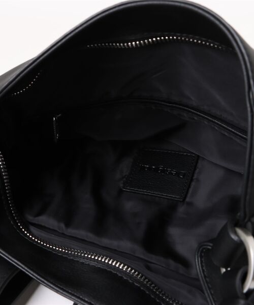 Desigual（デシグアル）の「3Dロゴ フェイクレザーリュックサック ショルダー ブラック（バックパック/リュック・レディース・ブラック・FREE）」の4枚目の写真