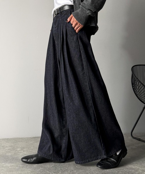 Classical Origin（クラシカルオリジン）の「3タックワイドデニムスラックス／Triple-Tuck Wide Denim Trousers（デニムパンツ・メンズ・ブラック/ライトブルー/ワンウォッシュ・LARGE/MEDIUM/SMALL）」の16枚目の写真