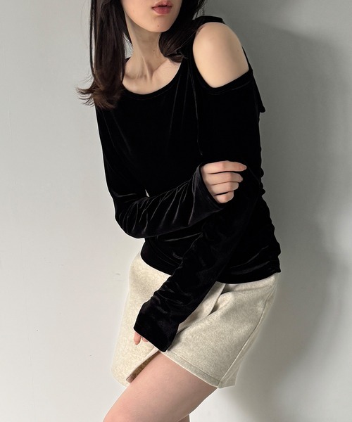 junoah(ジュノア)の「アシメ肩リボンベロアトップス(Tシャツ/カットソー・レディース・グレイッシュベージュ/ブラック/チャコール・LARGE/MEDIUM/SMALL)」の12枚目の写真