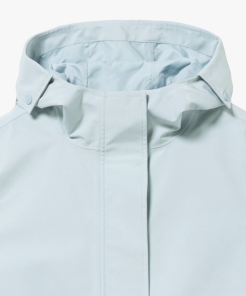 AIGLE（エーグル）の「GORE-TEX ゴアテックス 防水 透湿 防風 2レイヤーロングジャケット RP（マウンテンパーカー・レディース・ライトグレー/ライトブルー/ブラック・38/36/40）」の16枚目の写真