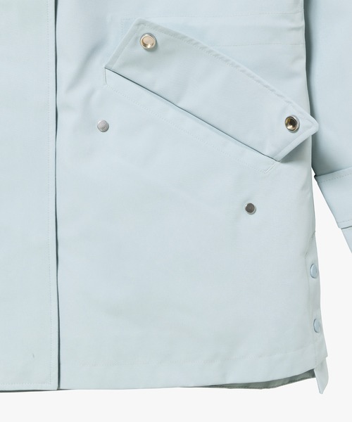 AIGLE（エーグル）の「GORE-TEX ゴアテックス 防水 透湿 防風 2レイヤーロングジャケット RP（マウンテンパーカー・レディース・ライトグレー/ライトブルー/ブラック・38/36/40）」の7枚目の写真