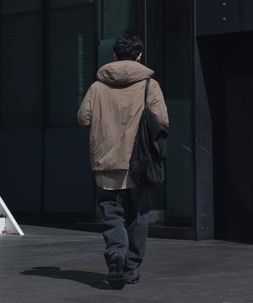 ATTACHMENT（アタッチメント）の「【 直営店・ZOZOTOWN限定 】11OZ デニム ベルテッド ワイドテーパードトラウザーズ / 11OZ DENIM BELTED WIDE TAPERD TROUSERS（デニムパンツ・メンズ・ブラック/ライトインディゴブルー・1/3/2）」の6枚目の写真