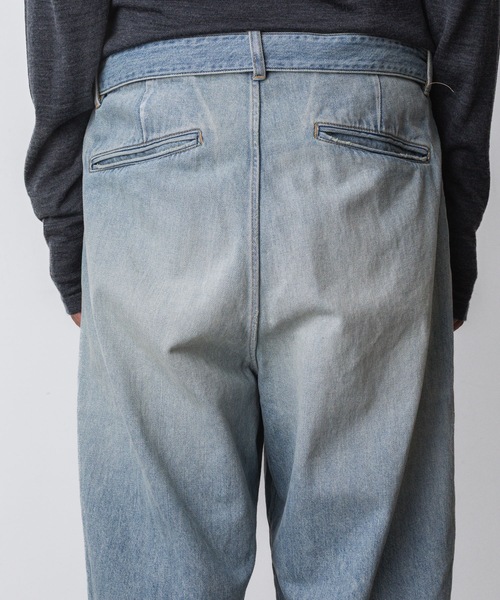 ATTACHMENT（アタッチメント）の「【 直営店・ZOZOTOWN限定 】11OZ デニム ベルテッド ワイドテーパードトラウザーズ / 11OZ DENIM BELTED WIDE TAPERD TROUSERS（デニムパンツ・メンズ・ブラック/ライトインディゴブルー・1/3/2）」の13枚目の写真