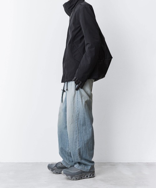 ATTACHMENT（アタッチメント）の「【 直営店・ZOZOTOWN限定 】11OZ デニム ベルテッド ワイドテーパードトラウザーズ / 11OZ DENIM BELTED WIDE TAPERD TROUSERS（デニムパンツ・メンズ・ブラック/ライトインディゴブルー・1/3/2）」の14枚目の写真