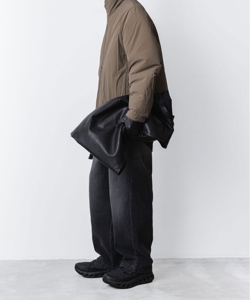 ATTACHMENT（アタッチメント）の「【 直営店・ZOZOTOWN限定 】11OZ デニム ベルテッド ワイドテーパードトラウザーズ / 11OZ DENIM BELTED WIDE TAPERD TROUSERS（デニムパンツ・メンズ・ブラック/ライトインディゴブルー・1/3/2）」の19枚目の写真