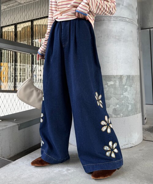 HELLO.SANFRANCISCO（ハローサンフランシスコ）の「【HELLO.SANFRANCISCO/ハローサンフランシスコ】レースフラワーカットワイドデニム（デニムパンツ・レディース・サックスブルー/ブルー・MEDIUM/SMALL）」の4枚目の写真