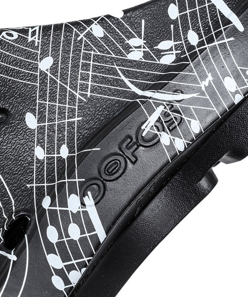 TAKAHIROMIYASHITATheSoloIst.(タカヒロミヤシタザソロイスト)の「TAKAHIROMIYASHITATheSoloIst./タカヒロミヤシタザソロイスト.×OOFOS/ウーフォス OOCLOOG LIMITED UNISEX-SOLOIST BLACK サンダル(サンダル・メンズ・ブラック系/ブラック・US10/US9/US8/US7)」の7枚目の写真