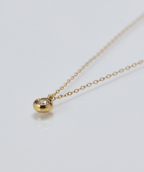 Phoebe(フィービィー)の「【金属アレルギー対応】ワンスパークネックレス/全長:39~42cm/サージカルステンレス(ネックレス・レディース・シルバー/イエローゴールド・FREE)」の4枚目の写真