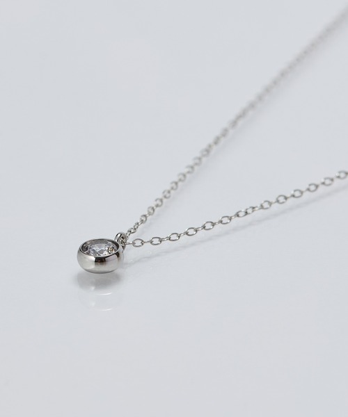Phoebe(フィービィー)の「【金属アレルギー対応】ワンスパークネックレス/全長:39~42cm/サージカルステンレス(ネックレス・レディース・シルバー/イエローゴールド・FREE)」の9枚目の写真