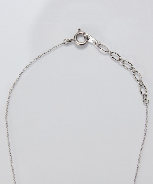 Phoebe(フィービィー)の「【金属アレルギー対応】ワンスパークネックレス/全長:39~42cm/サージカルステンレス(ネックレス・レディース・シルバー/イエローゴールド・FREE)」の11枚目の写真