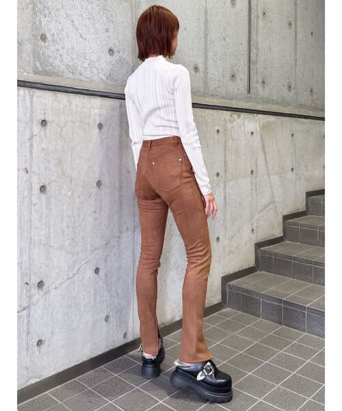 MURUA（ムルーア）の「【セットアップ対応】フェイクスウェードパンツ（その他パンツ・レディース・キャメル・1/2）」の19枚目の写真