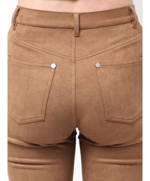 MURUA（ムルーア）の「【セットアップ対応】フェイクスウェードパンツ（その他パンツ・レディース・キャメル・1/2）」の4枚目の写真