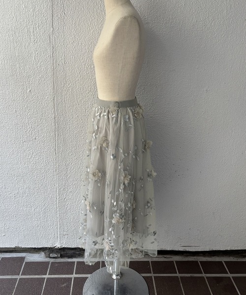 PRIVATE BEACH(プライベートビーチ)の「花柄刺繍チュールロングスカート(スカート・レディース・グレー/オフホワイト/ブラック/ピンク/ネイビー・FREE)」の18枚目の写真