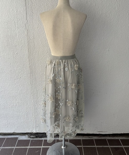 PRIVATE BEACH(プライベートビーチ)の「花柄刺繍チュールロングスカート(スカート・レディース・グレー/オフホワイト/ブラック/ピンク/ネイビー・FREE)」の19枚目の写真