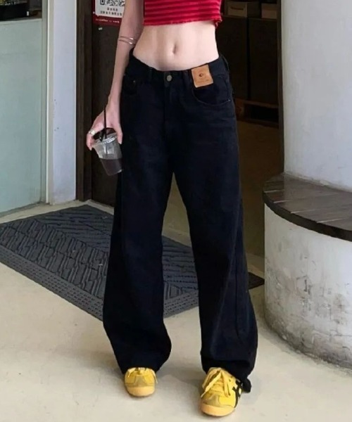 lilful(リルフル)の「パッチワークデザイン シンプルストレートワイドデニムパンツ(デニムパンツ・レディース・ブラック/ブルー・M/L)」の3枚目の写真